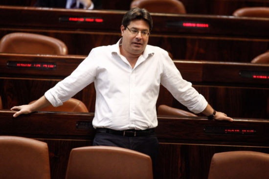 وزير اسرائيلي يطالب بترحيل عائلات منفذي الهجمات إلى الأردن وزير اسرائيلي يطالب بترحيل عائلات منفذي الهجمات إلى الأردن