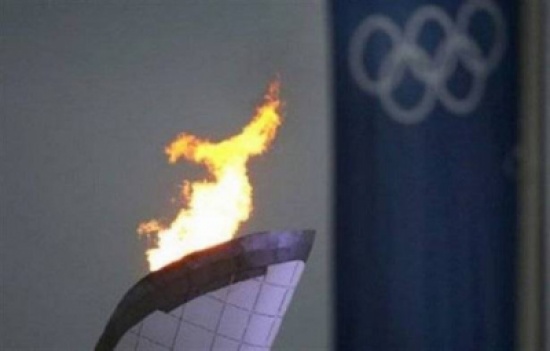 بالفيديو: مجهول حاول سرقة الشعلة الأولمبية في البرازيل بالفيديو: مجهول حاول سرقة الشعلة الأولمبية في البرازيل