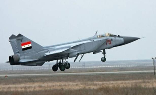 مقاتلات حربية سورية تنفذ غارات قرب مخيم الركبان