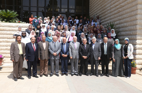 خبراء يوصون بإنشاء مدارس ذكية لخدمة العملية التعليمية