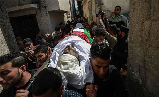 تشييع فلسطيني استشهد برصاص إسرائيلي قبل عام على حدود غزة تشييع فلسطيني استشهد برصاص إسرائيلي قبل عام على حدود غزة