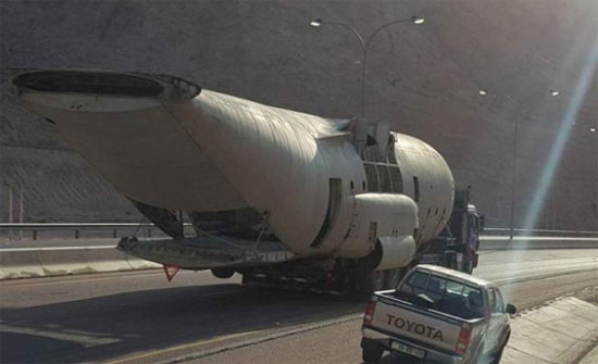 اغراق طائرة في العقبة بدلا من الدبابة..صور