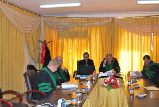 مناقشة رسالة دكتوراه لطالب من جامعة العلوم الإبداعية في جامعة جرش