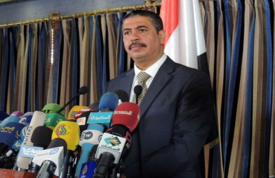بعد 57 يوما..الحوثيون يرفعون الإقامة الجبرية عن بحاح بعد 57 يوما..الحوثيون يرفعون الإقامة الجبرية عن بحاح