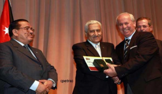 النسور يرعى حفل توزيع جائزة الملك عبدالله للابداع