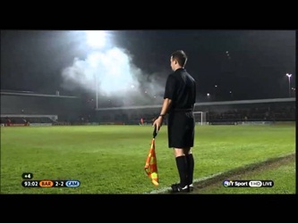 شاهد كيف حرمت الجماهير فريقها من الفوز !