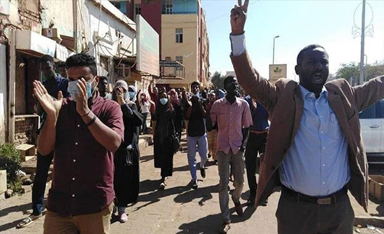 السودان يعتزم اتخاذ إجراءات قانونية بحق أحزاب معارضة السودان يعتزم اتخاذ إجراءات قانونية بحق أحزاب معارضة