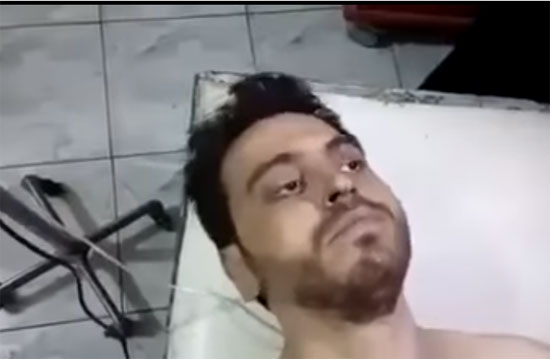 “فيديو”: ملازم بجيش النظام السوري اسرته المعارضة يتوسل الفاتيكان وبوتين لإطلاق سراحه