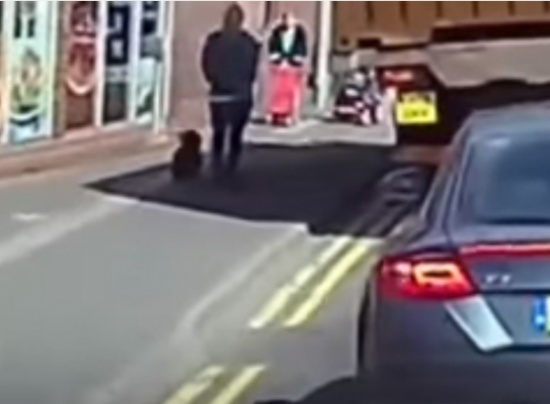 فيديو| هل تملك هذه المرأة عينين في مؤخرة رأسها؟