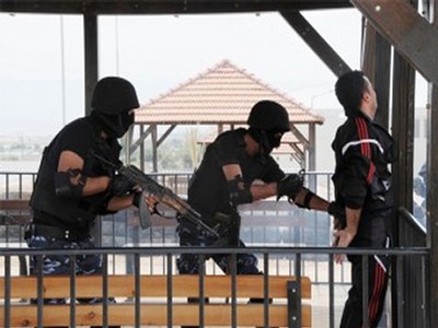 القبض على عصابة للسرقة أفرادها أبناء مسؤولين في رام الله