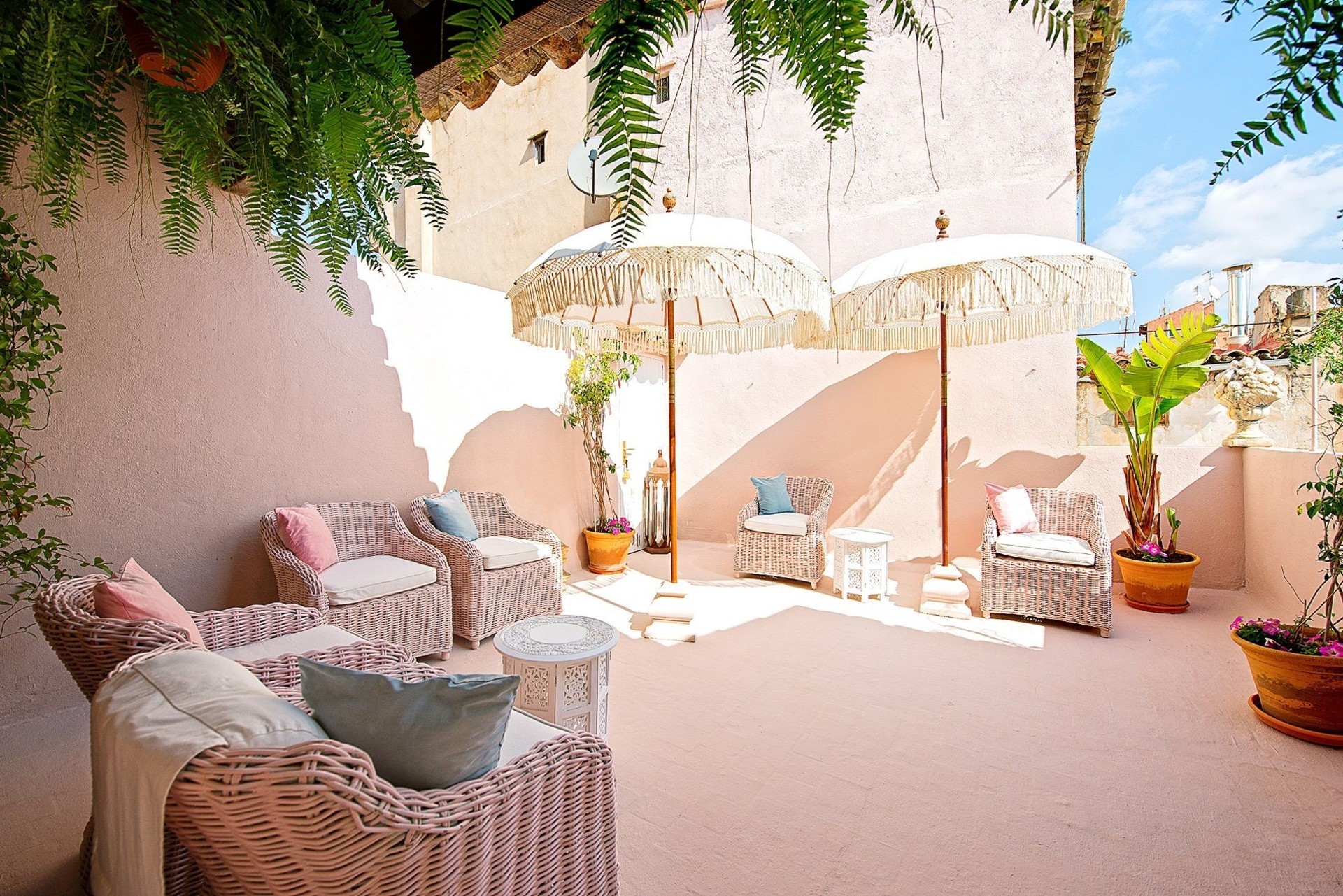 VILLAS FOR SALE MAJORCA Magnificent triplexapartment in a city…