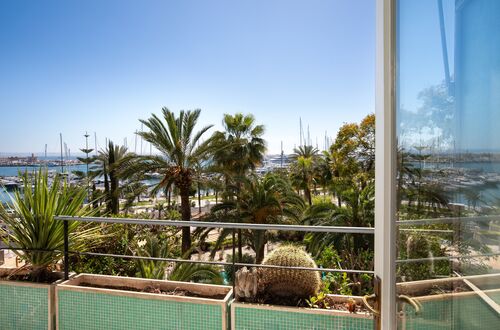 Bright apartment with terraces and garage in an iconic building