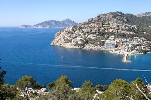 Building plot with plans and excavation work in a prime location with harbour and sea views