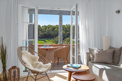Elegant 1-bedroom apartment with views of the greenery and the golf course