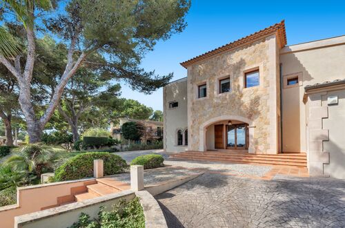 Mediterranean Elegance with Pool and Sea Views in Prestigious Santa Ponsa