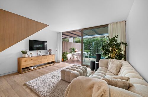 Exclusive garden duplex apartment with private pool in La Bonanova