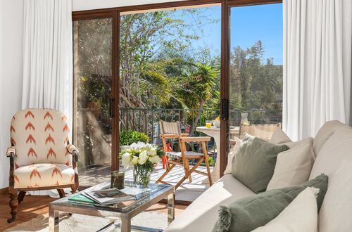 Charming townhouse in Portals, walking distance to beach and amenities