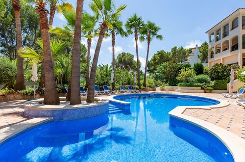 Garden apartment in walking distance to the beach & promenade