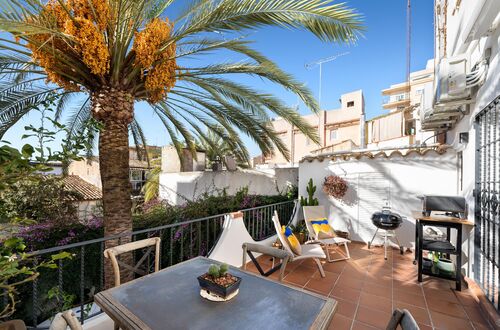 Charming renovated flat with private terrace