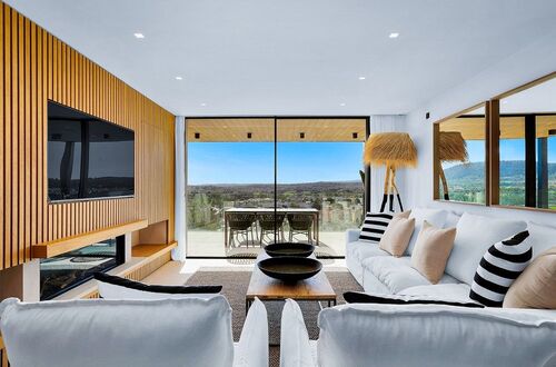 New high-quality apartment close to the beach