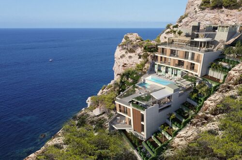 Exclusive luxury residence on the seafront