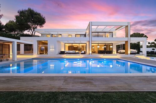 State-of-the-art designer villa