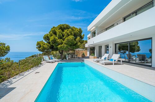 Exclusive villa with breathtaking sea views and maximum privacy