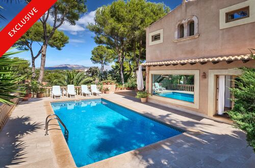 Mediterranean villa with plenty of privacy in a quiet location