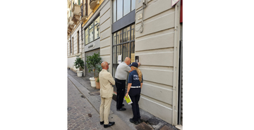 Vivevano in nove in un appartamento in condizioni igienico-sanitarie precarie in centro storico