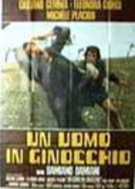 Un uomo in ginocchio