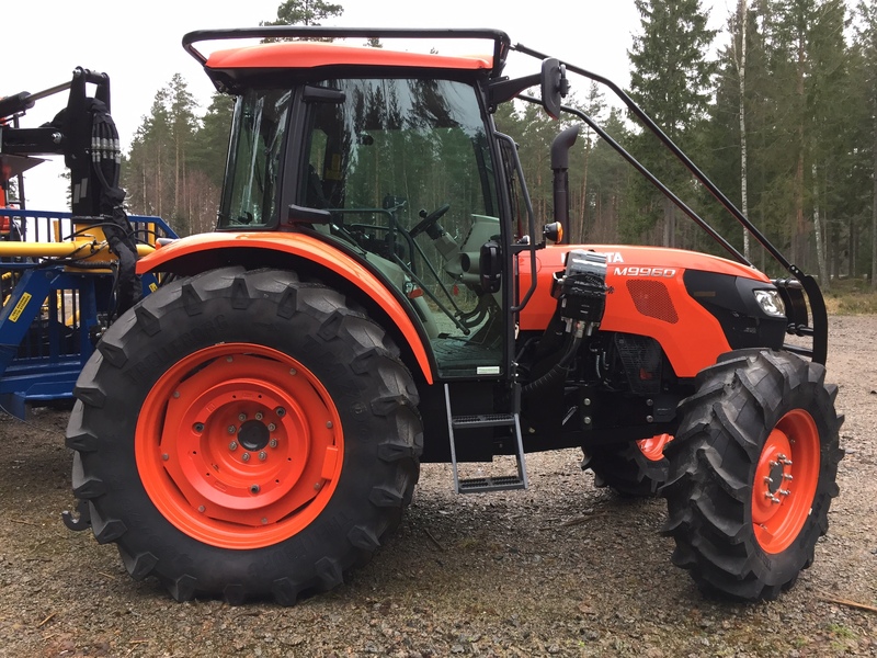 bild 3 av Kubota M9960
