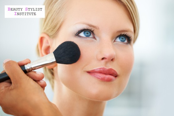 £21 instead of £120 for a 2 hour makeup class using MAC and Myface products & a makeup brush set at Beauty Stylist Institute – save 82%