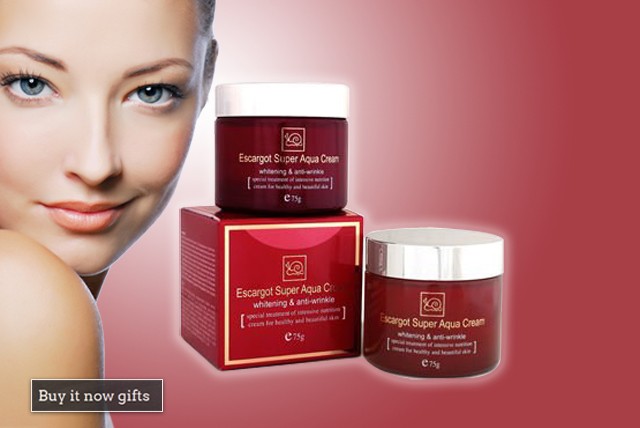 £12 instead of £40 (from Buy It Now Gifts) for a 70g pot of Escargot Super Aqua ‘Snail’ Cream - save 70%