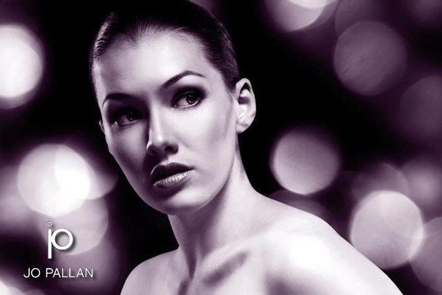 £8 instead of £20 for an eyebrow shape including threading, waxing & tweezing at Jo Pallan at Nicky Clarke, Leeds - save 60%