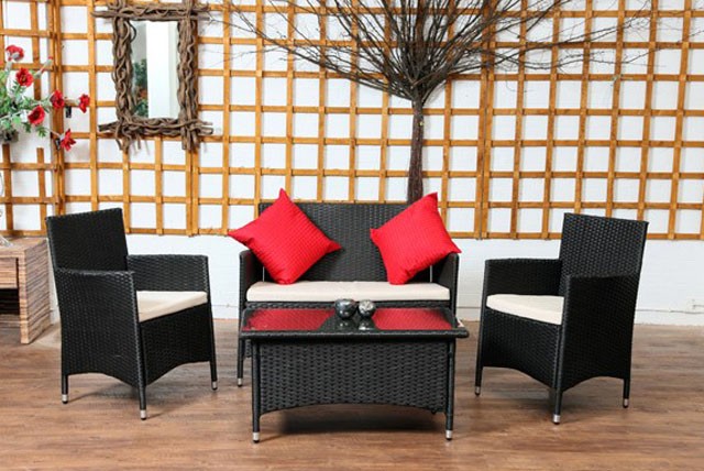 £249 (from Garden Living Room) for a ‘Classic’ 4 piece rattan furniture set, or £349 for a ‘Cube’ 5 piece set – save up to 64%