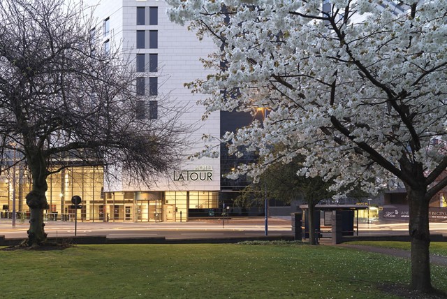 £89 for 1 nt for 2 at the 4* Hotel La Tour, Birmingham inc. breakfast, or £129 with 2 course dinner – save up to 47%