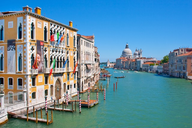 £209pp for a 2 night stay for 2 at the 4* Hotel Antony Palace in Venice inc. flights, or £249pp for 3 nights from Independent World Choice Holidays 