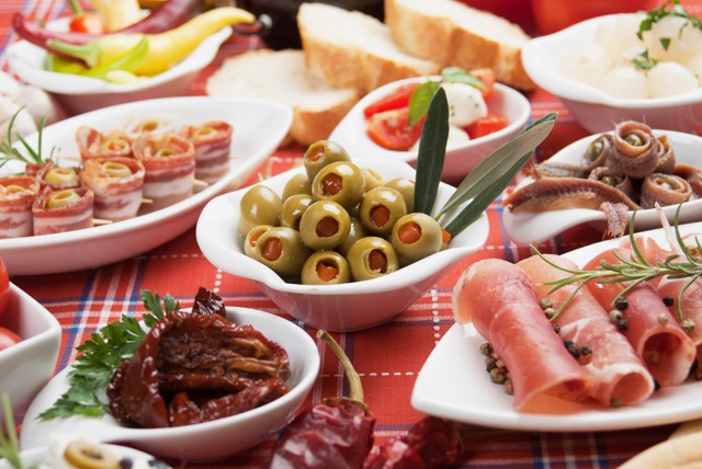 £17 instead of up to £34.10 for 8 mezze dishes to share between 2 + wine & bread at Anar Persian Restaurant, Portobello Road – save up to 50%  
