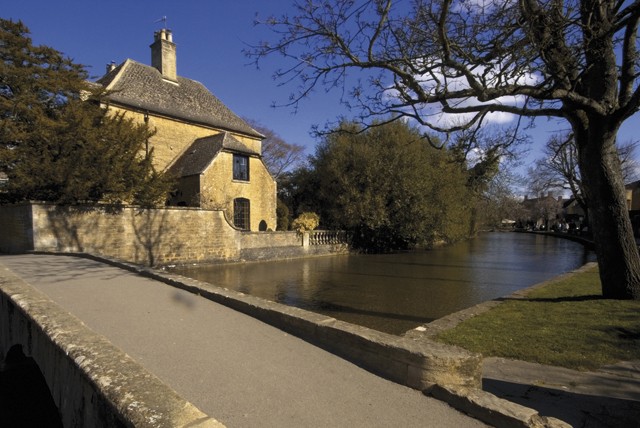 £24 instead of up to £48 for a coach tour of Blenheim Palace and the Cotswolds with Golden Tours - save up to 50%