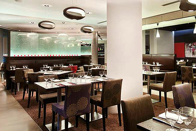 £24 instead of £73 for 1kg of mussels & 2 glasses of sparkling wine each for 2 with The Larder Restaurant at Hilton Tower Bridge - save up to 67%