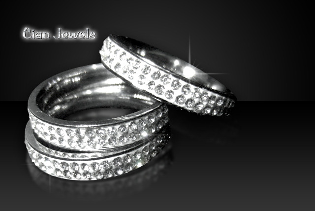 £5.99 instead of £30 (from Cian Jewels) for a Swarovski Elements crystal ring and gift bag - treat yourself and save a sparkly 80%