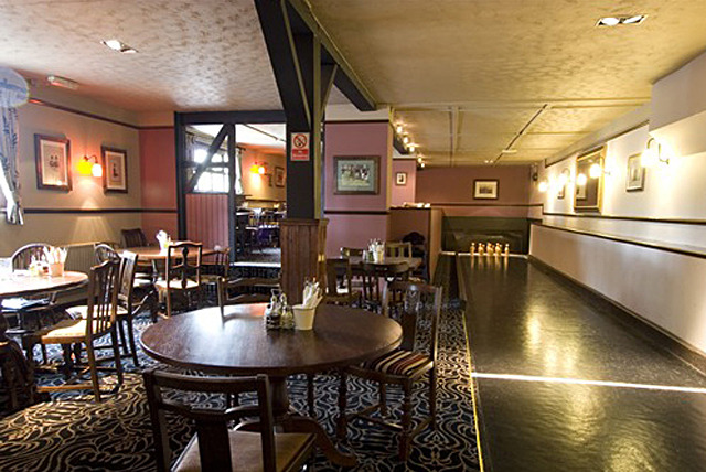 £69 instead of up to £160 for a 2 night stay for 2 inc. breakfast at The Swan@Stoford, Salisbury – save up to 57% 