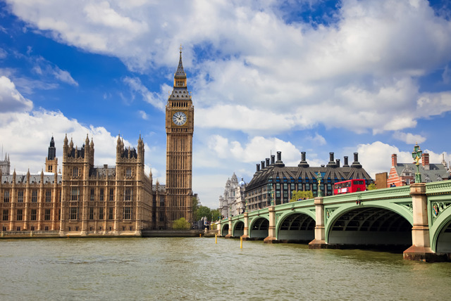 £19 instead of £45 for a 2½ hour West End or City photography walking tour with The Official London Photography Tours - save 58%