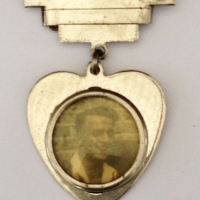 Art Deco Sweetheart/Photo Brooch on I Love Markets