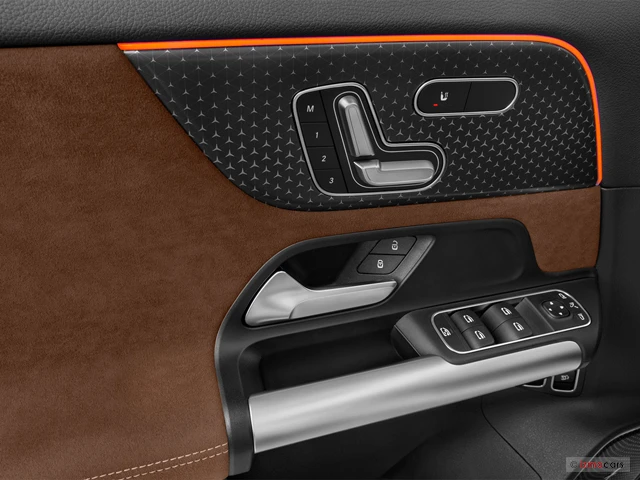 Neuf Mercedes-Benz GLA à POITIERS chez Groupe Autosphere Poitiers