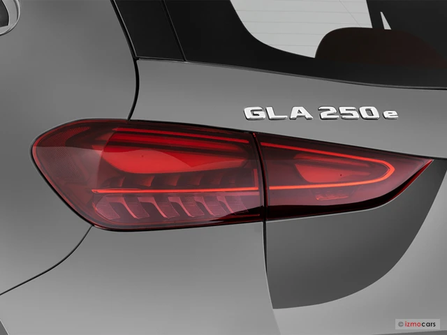 Neuf Mercedes-Benz GLA à POITIERS chez Groupe Autosphere Poitiers