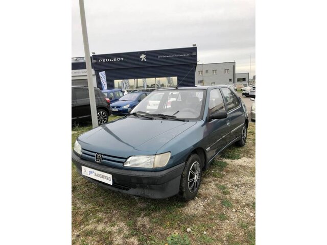 Voiture 3 places arrière Clearance