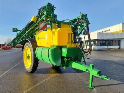 Occasion John Deere R740i à ANTIGNY chez Groupe OUVRARD