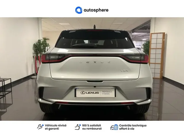 Démonstration Lexus Lbx à CHAMPAGNE AU MONT D'OR chez Toyota Lyon Nord 