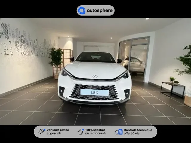 Démonstration Lexus Lbx à CHAMPAGNE AU MONT D'OR chez Toyota Lyon Nord 